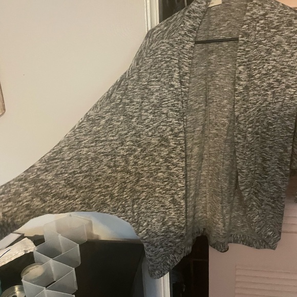 Boutique cardigan - Picture 2 of 2